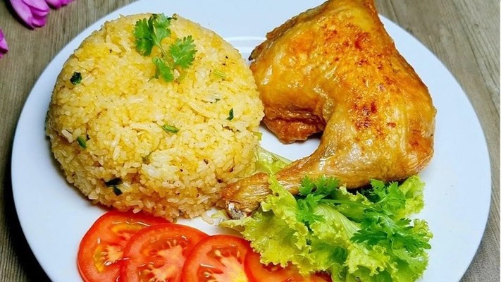 Cơm Gà Xối Mỡ - Cô Tám