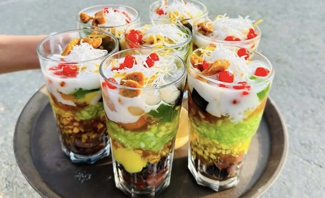 Khánh Ngân - Bánh Cuốn, Bánh Mì Pate & Chè Bưởi Cốm