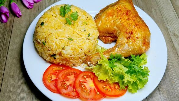Cơm Gà Xối Mỡ 69 Sài Gòn - CMT8