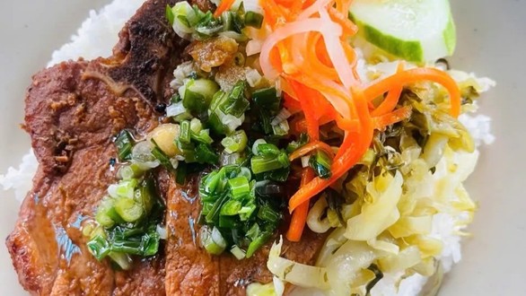 Cô Năm Như Ý - Cơm Tấm Sườn