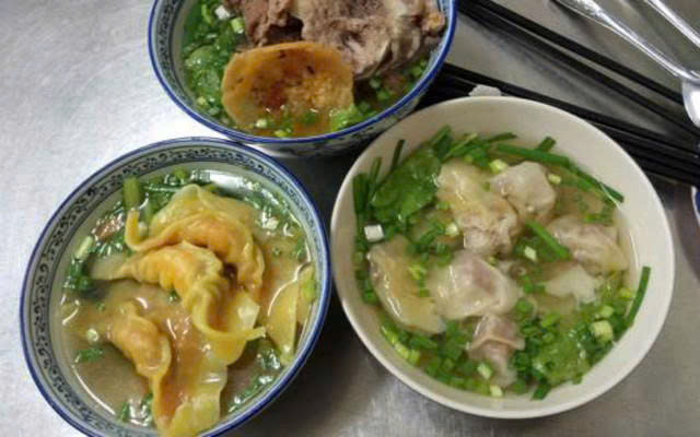 Hủ Tiếu & Mì Hoành Thánh - Cầu Bình Nhâm