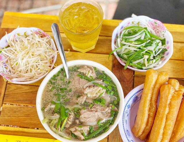 Phở Ông Tưởng - Bò Kho Bánh Mì