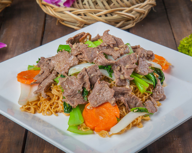 Quán Ăn Trung Hoa - Cơm Gà Xối Mỡ, Cơm Gà Xé & Hủ Tiếu Mì Xào Giòn