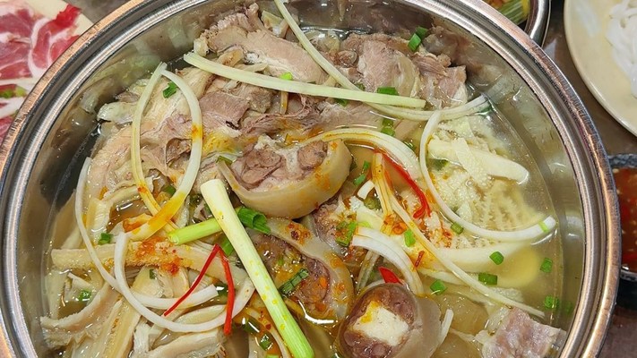 Lẩu Bò Ba Giáo - Trần Quốc Toản
