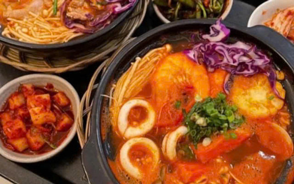 Tiệm Mì Cay 7 Cấp Độ - Đường D2