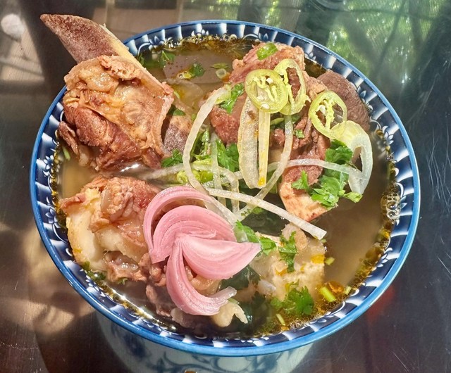 Bún Bò Huế Hai Ly - 255 Bùi Trang Chước
