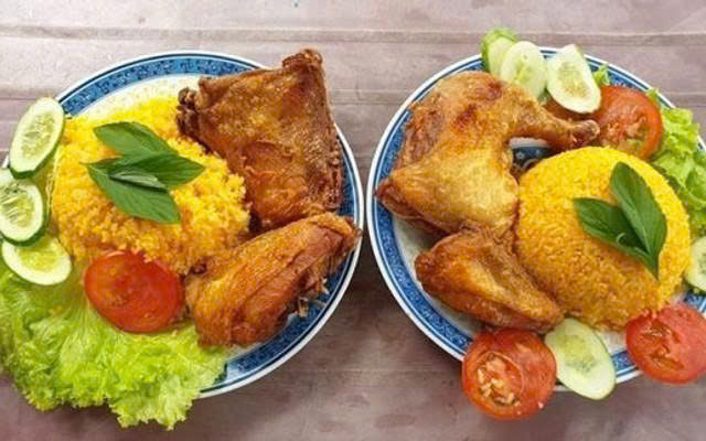Cơm Gà Xối Mỡ Hà Nội - Cơm Chiên & Mì Xào