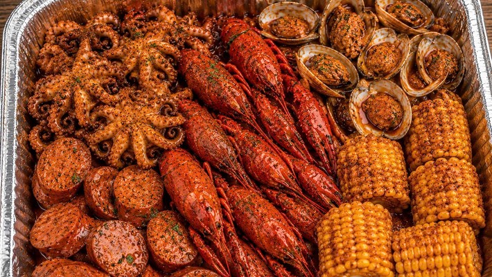 Tiệm Nhà Chu - Hải Sản Sốt Cajun - Lương Định Của