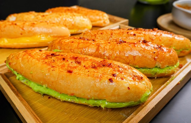 Bánh Mì Sốt Bơ - K43 - Lê Thị Xuyến