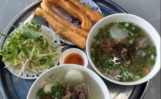 Cô Xíu - Bánh Canh Chả Cá & Bún Mộc