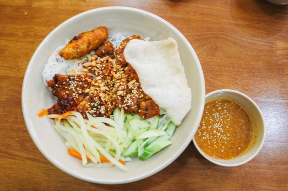 Cô Hải - Cơm, Bún Thịt Nướng & Xôi Thịt
