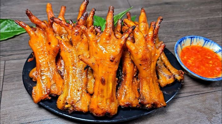Chân Cánh Gà - Nem Chua Nướng Huy Khang