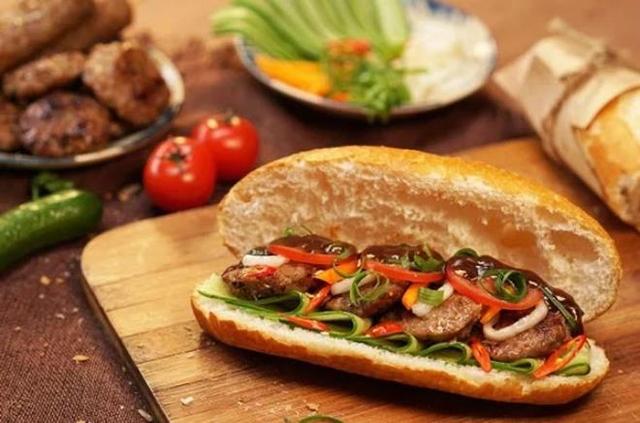 Bánh Mì Thịt Nướng Chú Lùn - Trần Hưng Đạo
