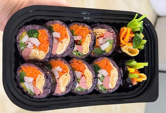 Quán Hai Cô - Kimbap, Bò Kho & Mì Trộn