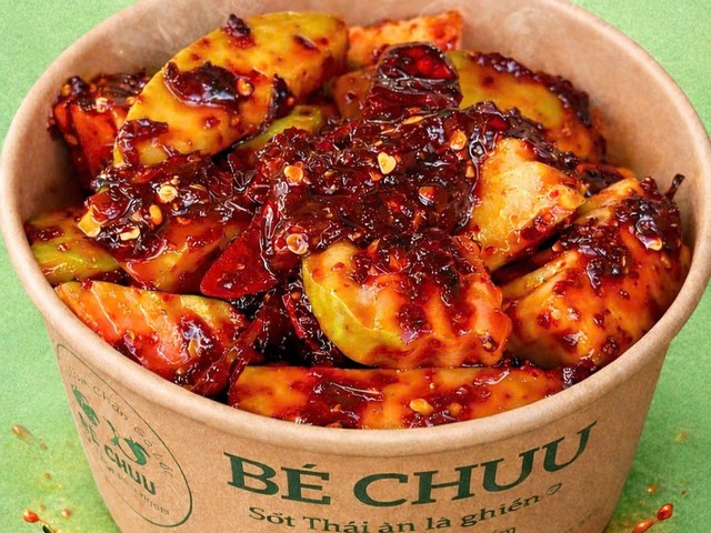 Bé Chuu - Trái Cây, Sứa & Chân Gà Sốt Thái - Trần Cao Vân