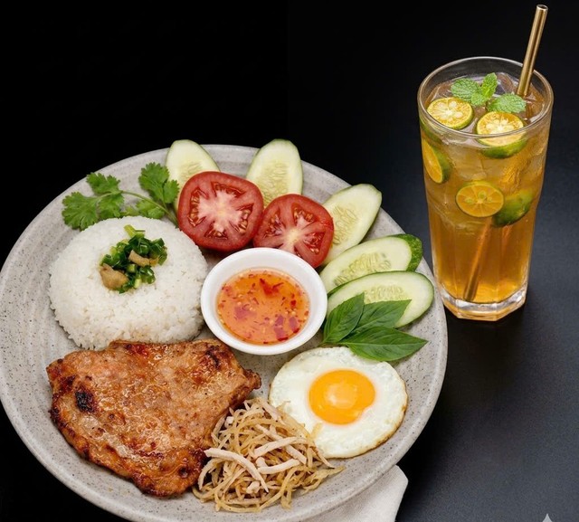 Cơm Tấm Sườn Bụi - 69 Nam Quốc Cang