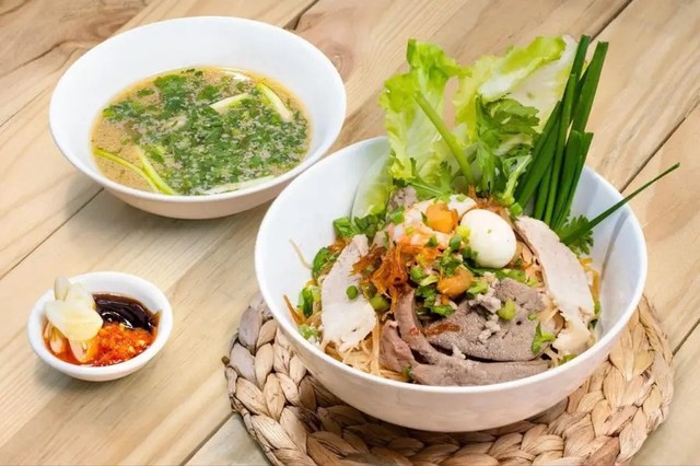 Chệch Tỷ - Hủ Tiếu Nam Vang, Mì Tươi & Phở
