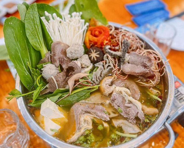 Lẩu Bò & Bún Bò 18A - Huỳnh Tấn Phát