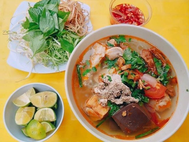 Bún Riêu, Bún Mọc & Miến Gà - Tuyền Nguyễn
