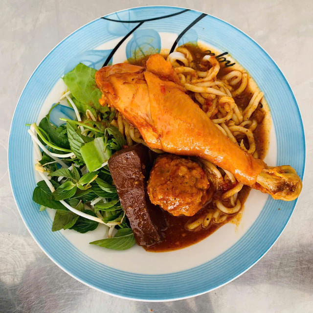 Bánh Tằm Cari Gà & Bánh Tằm Cay Cà Mau - Tân Sơn Nhì