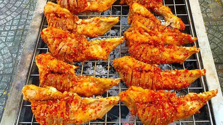 Gỏi Gà Càng Cua & Sườn Nướng Ngũ Vị