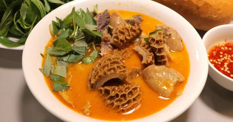 Phá Lấu Mười Nha - Phá Lấu Bò, Trà Sữa & Sâm Bí Đao - 4F Ngô Quyền