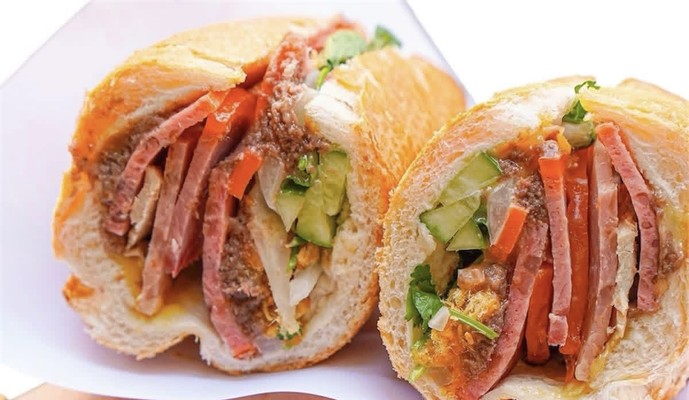 Bánh Mì Sài Gòn - 301 Hàng Kênh