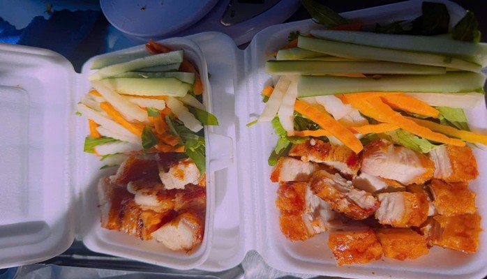 Bánh Mỳ Heo Quay Pé Na - 760 Trần Hưng Đạo