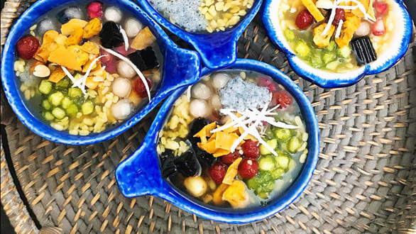 Tiệm Chè Bà Ngoại - Đình Ấm