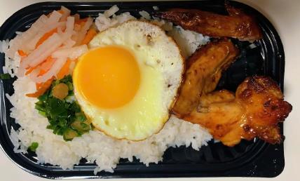 Cơm Gà Nướng Mỡ Hành - 30 Mậu Thân