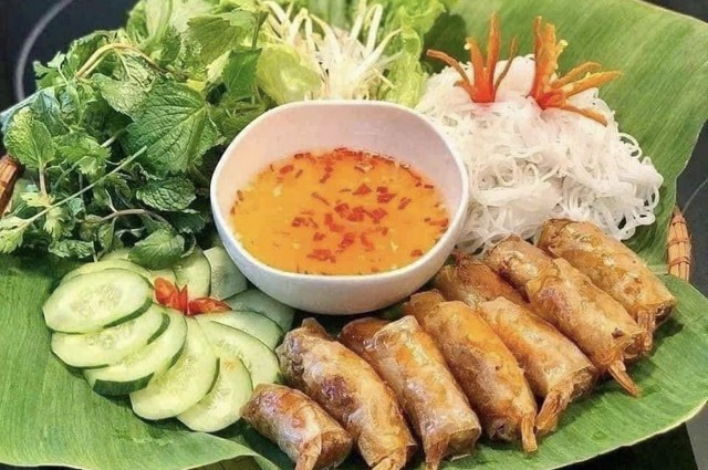 Nem Nướng Sài Gòn Xưa (Nướng, Dimsum & Lẩu)