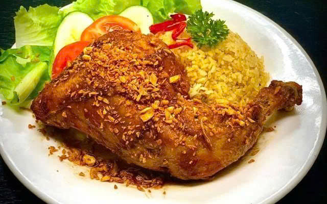 Cơm Gà Xối Mỡ Trường Ký - Lê Hồng Phong
