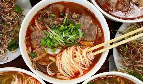 Bún Bò Huế O Hằng - Bạch Đằng