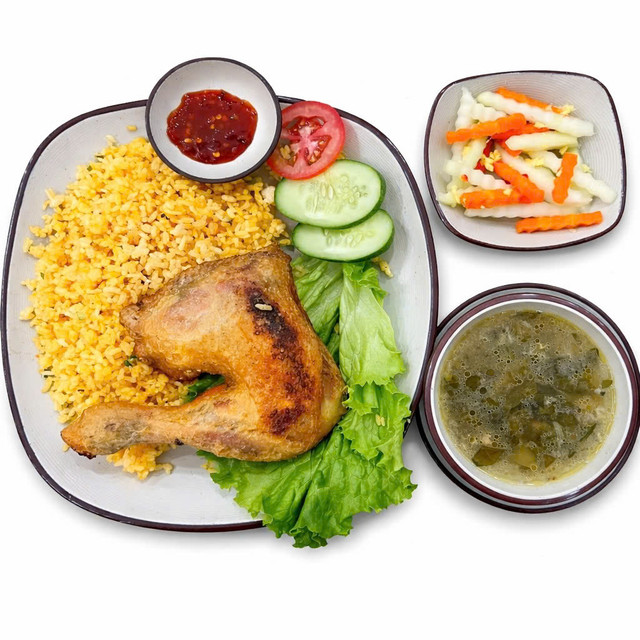 Cơm Gà Xối Mỡ Hiếu Nga - Lô 224 Nam Kỳ Khởi Nghĩa