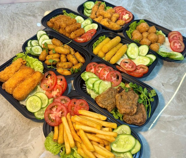 Đồ Ăn Vặt - Nem Chua Rán - Phô Mai Que & Chân Gà Sốt Thái - Vĩnh Tuy