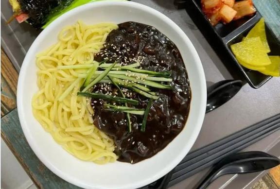 Mì Tương Đen Đậu Đậu