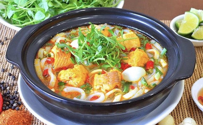 Bánh Canh Cá Lóc Huế+ - 208 Lê Lợi