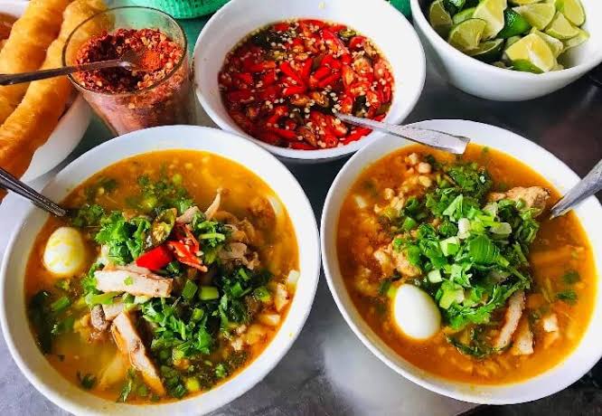 Bánh Canh Tư - Bánh Canh & Bò Kho - Tố Hữu