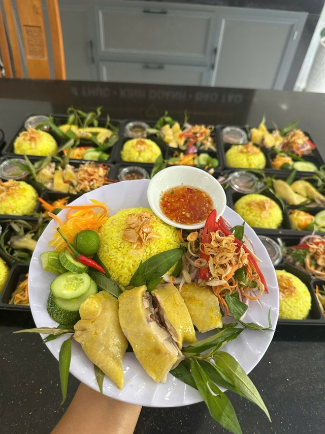 Cơm Gà Tuyết Ngọc - Tôn Đức Thắng
