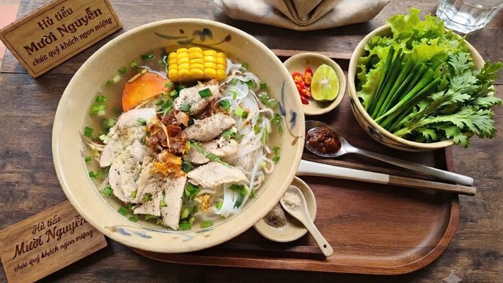 Hủ Tiếu Thập Cẩm Miền Tây - Mười Nguyễn