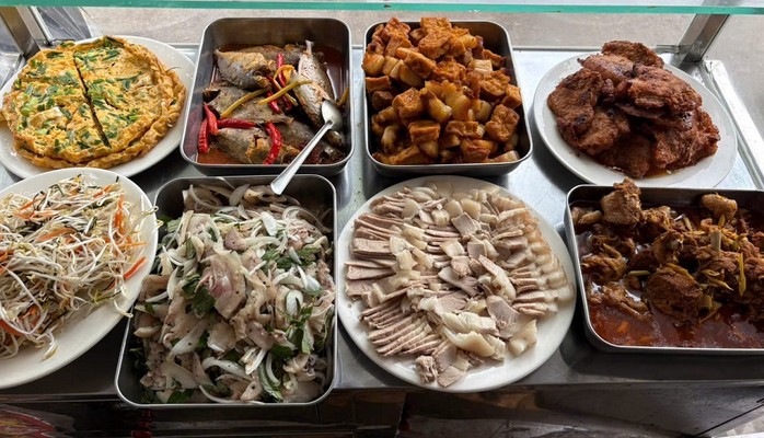 Quán Cơm Linh Nhi - 82 Phạm Thị Liên