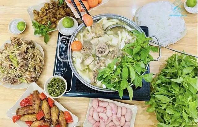 Lẩu Gà Lá É Tao Ngộ - 143 Tân Quý