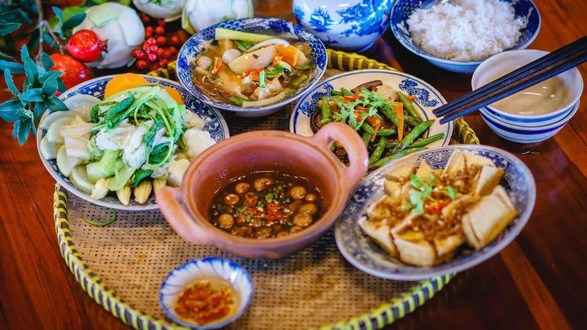 Cơm Huế Ông Định - Lê Thanh Nghị