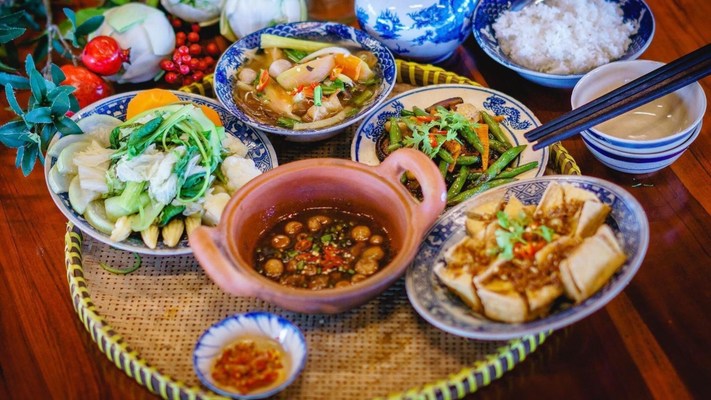 Cơm Huế Ông Định - Lê Thanh Nghị