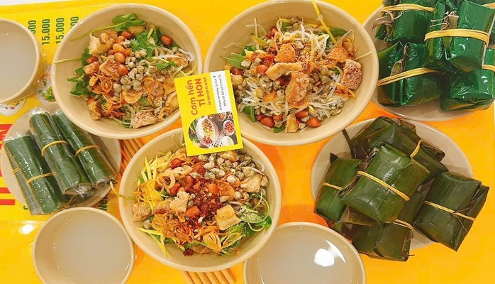Cơm Hến Tí Hon - 21 Phạm Văn Đồng
