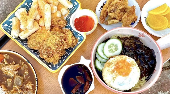 Tiêm Nhà KK - Mỳ Tương Đen, Cơm Cari & Gà Lắc Phomai