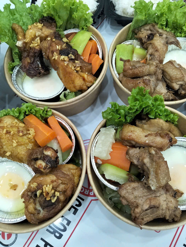 Hương Vị Việt - Cơm Gà, Mì Xào & Bún Trộn