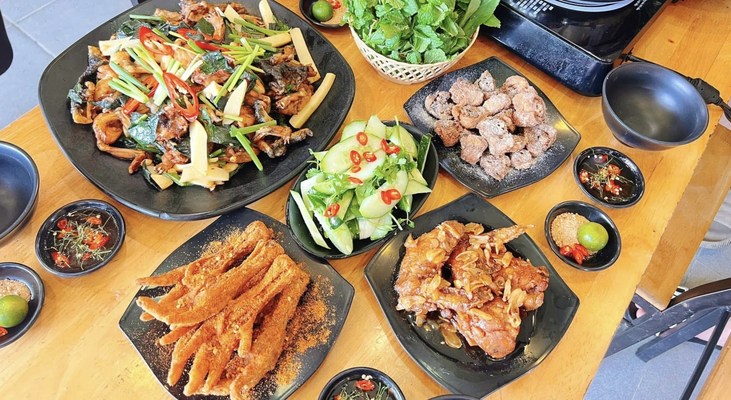 Phố đi bộ B12 - TÚ GÀ - CHÂN GÀ RANG MUỐI