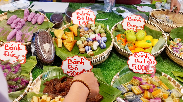 Phố đi bộ B14 - QUANG HUẾ FOOD - BÁNH DÂN GIAN & KẸO DẺO