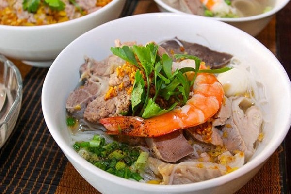 Hủ Tiếu Nam Vang & Miến Gà - Nhiên Quán